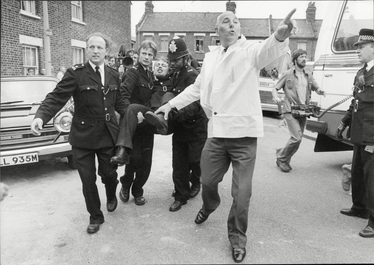 Police And Pickets Involved In The Grunwick Dispute An Industrial Dispute Involving Trade Union Recognition At The Grunwick Film Processing Laboratories Which Led To A Two-year Strike Between 1976?1978.