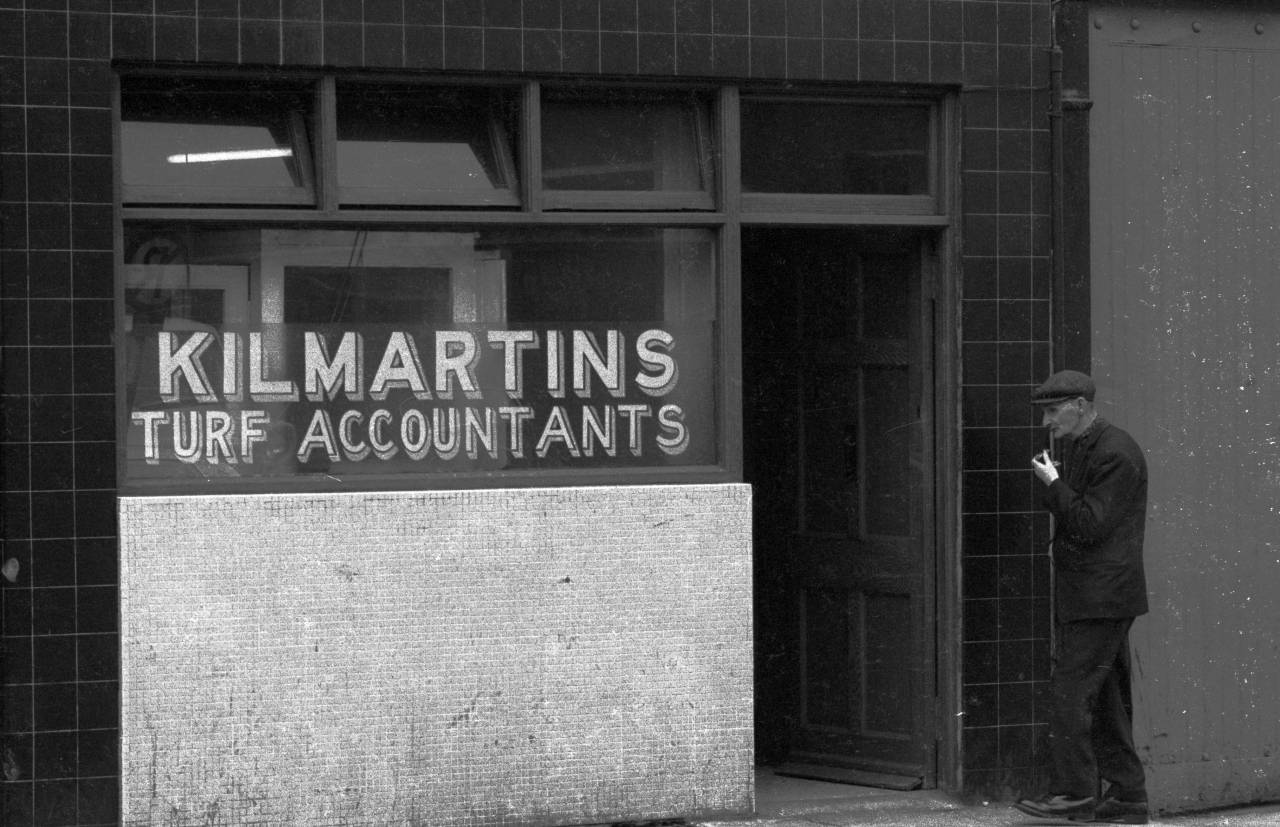 kilmartins-turf-accountants-heinrich-klaffs-dublin-1973