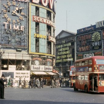 piccadilly-c-1960 - Flashbak