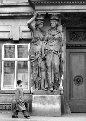 Intriguing Photos Of Pre-Cold War Vienna 1959-1960 - Flashbak