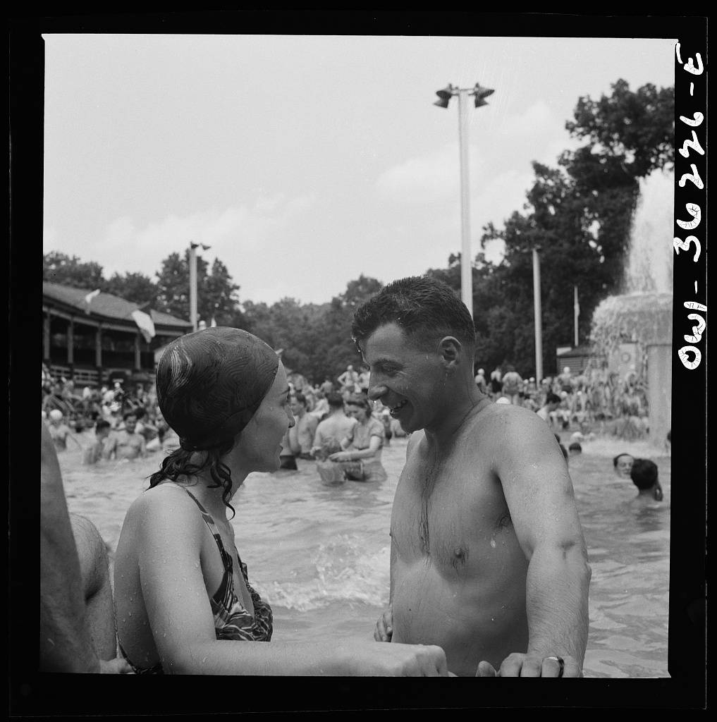 Glen Echo, Maryland. Bathers at Glen Echo swimming pool-18