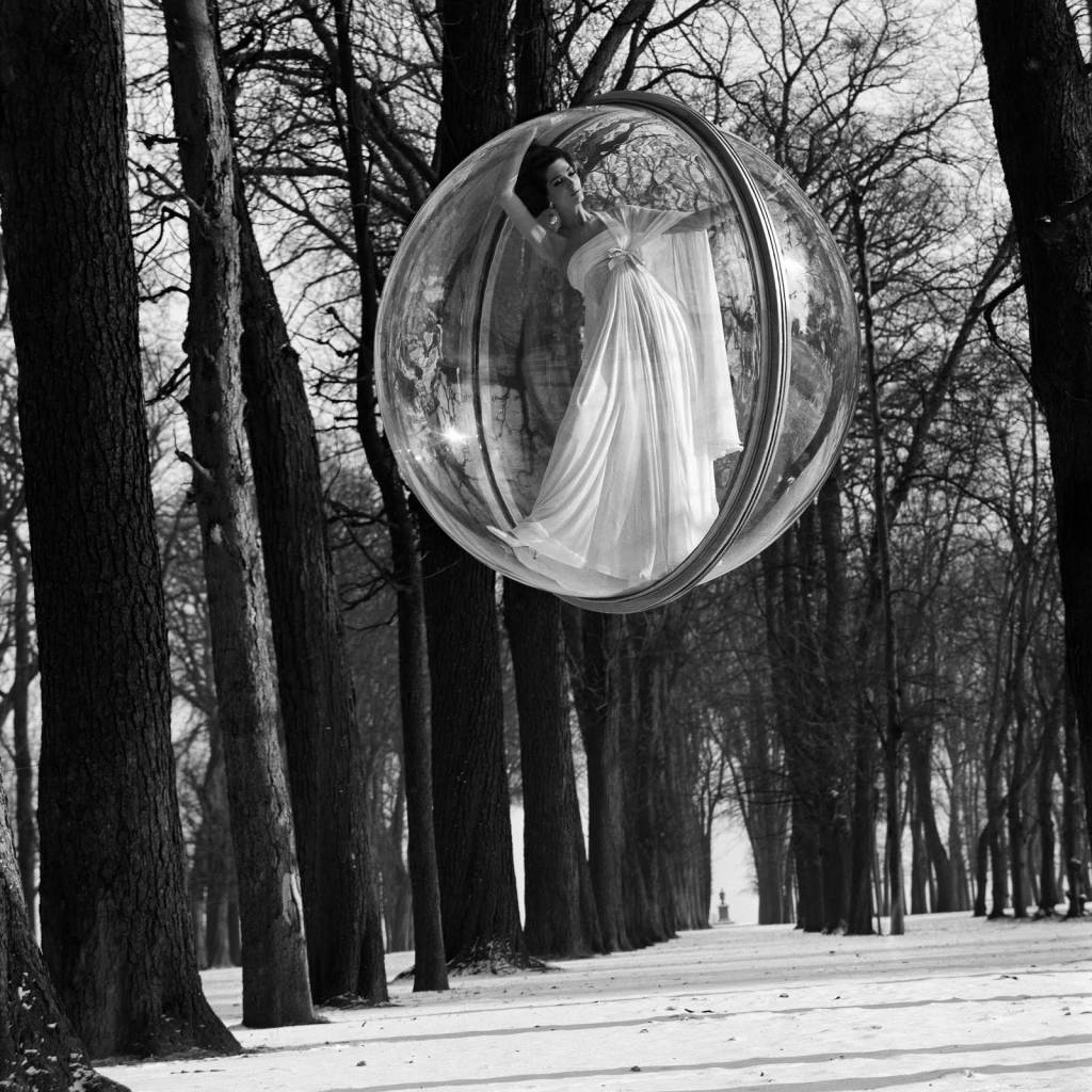 Melvin Sokolsky and model Simone d’Aillencourt in Paris Bubbles in 1960s for fashion magazine Harpers Bazaar