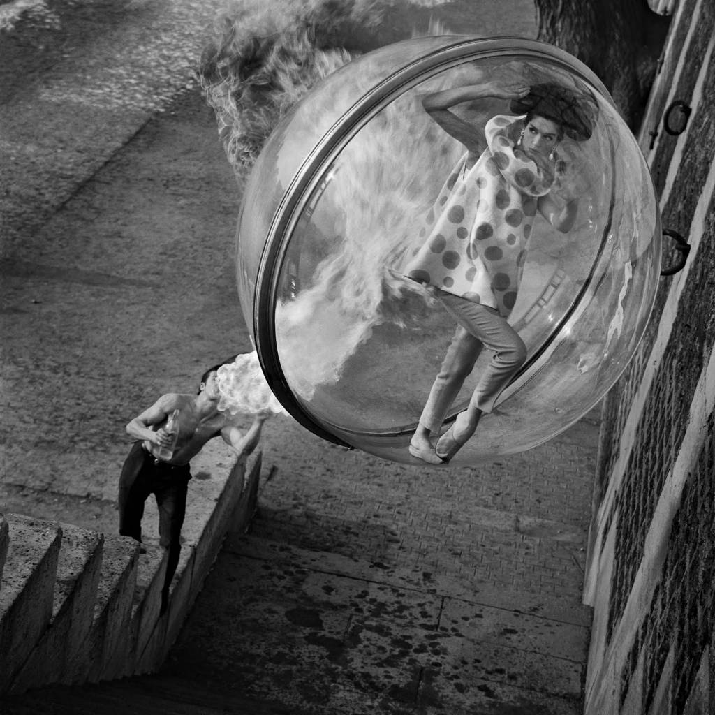 Melvin Sokolsky and model Simone d’Aillencourt in Paris Bubbles in 1960s for fashion magazine Harpers Bazaar