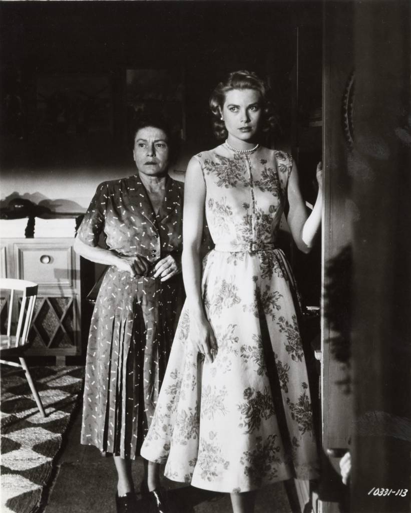 Thelma Ritter and Grace Kelly in Rear window directed by Alfred Hitchcock, 1954