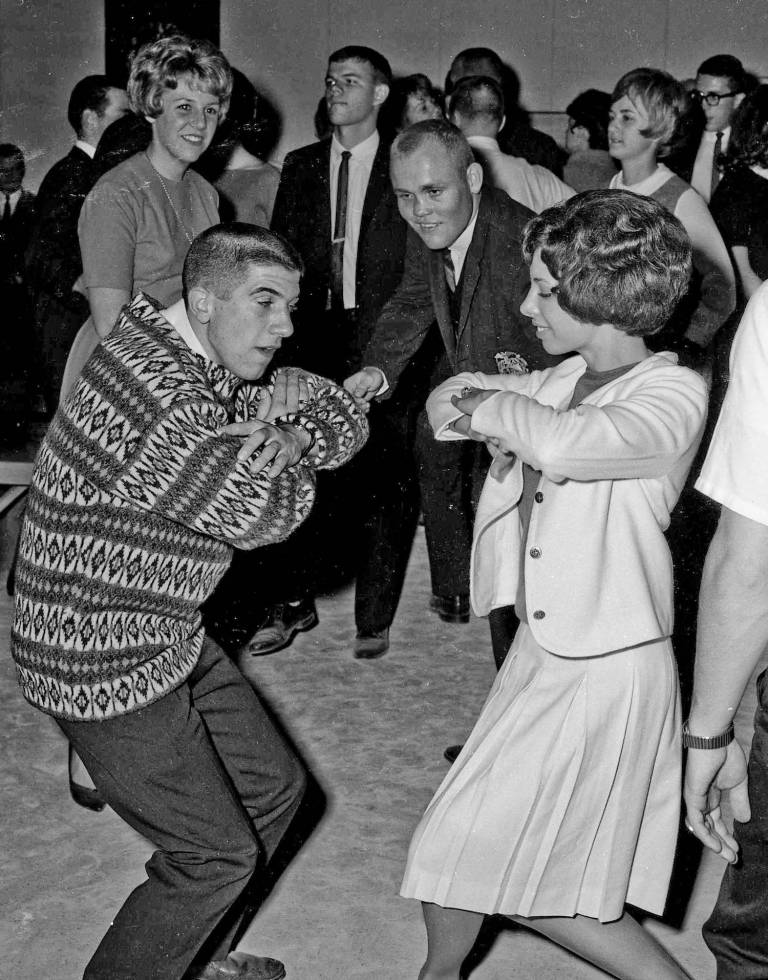 Partying At Fresno State College - 1963 - Flashbak