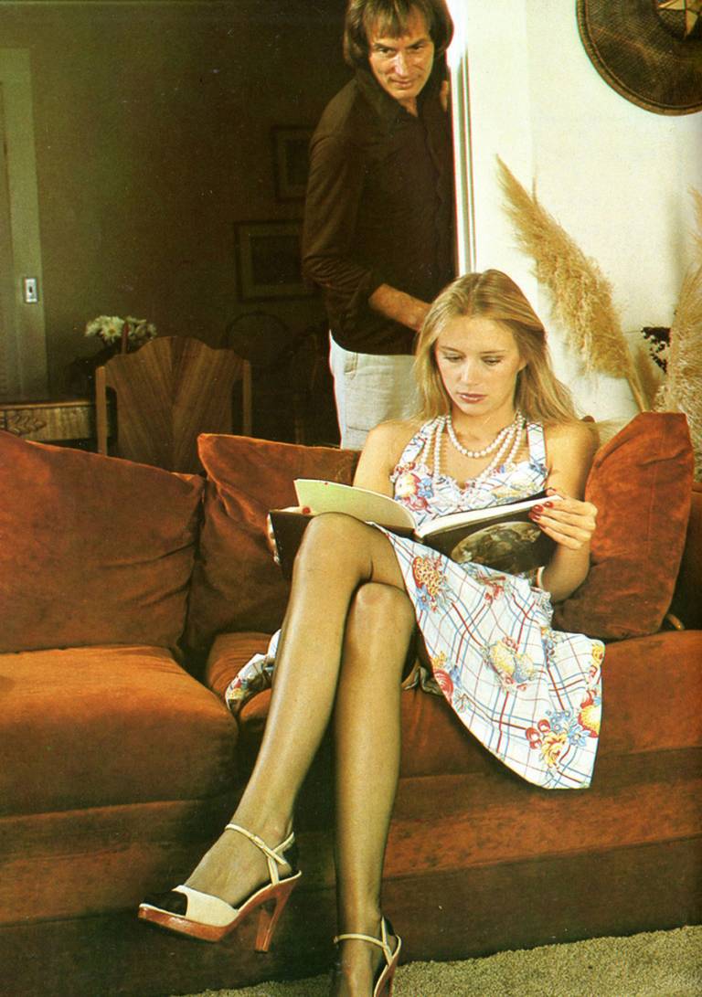 Biblio Beauties 50 Vintage Found Photos Of Ladies Reading Flashbak