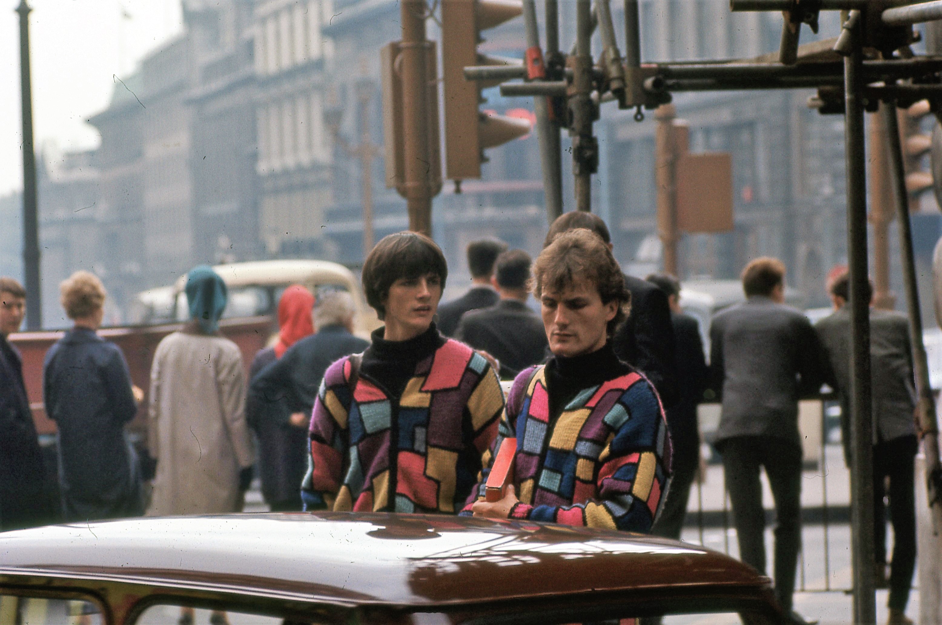 Piccadilly Circus London 1966 Flashbak