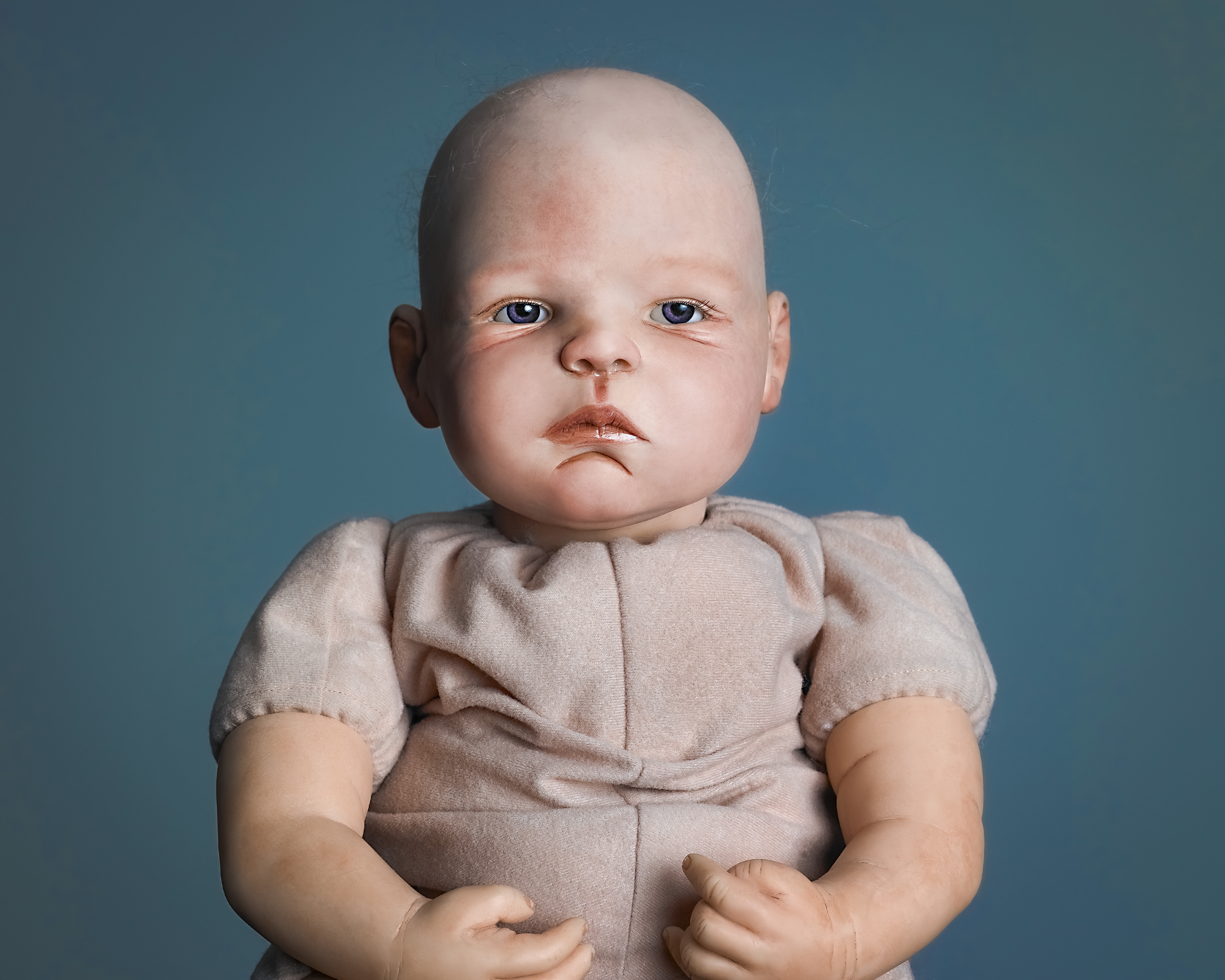 Cradling Hyper-Realistic Babies In Uncanny Valley - Flashbak
