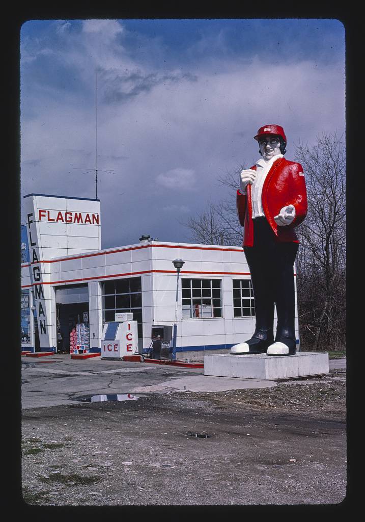 Flagman gas station - 1984