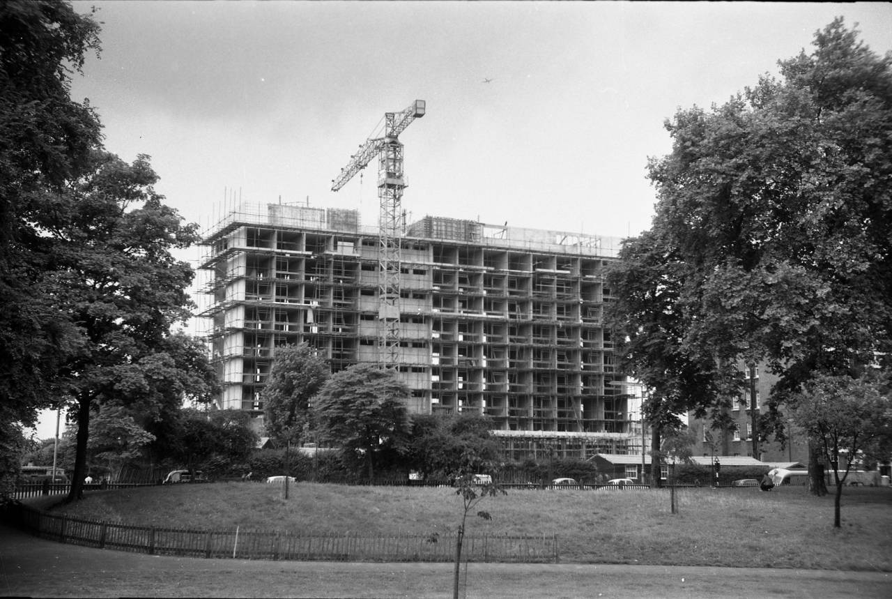 New build on Albert Bridge Road, seen from Battersea Park. Late 1950s?