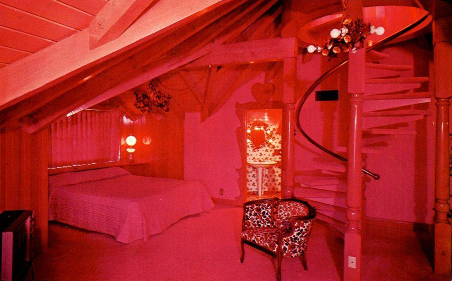San Luis Obispo, CA Postcard MADONNA INN Hotel LOVE NEST Room Interior c1960s