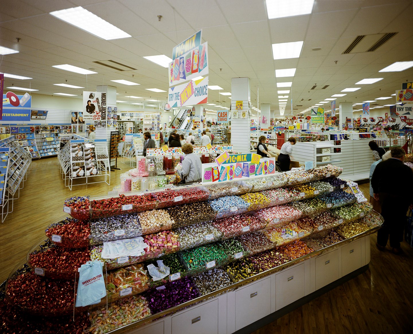 ‘Pic ‘n’ Mix’ in Store 1139, Milton Keynes, after refurbishment in 1988