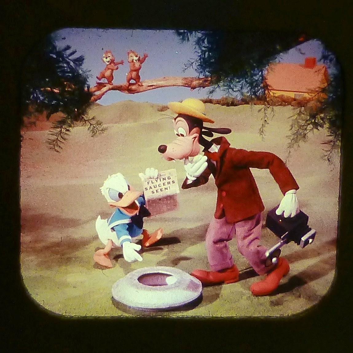 DONALD DUCK IN FLYING SAUCER PILOTS VIEW MASTER SCANS - Flashbak