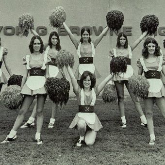 cheerleader uniforms vintage - Flashbak
