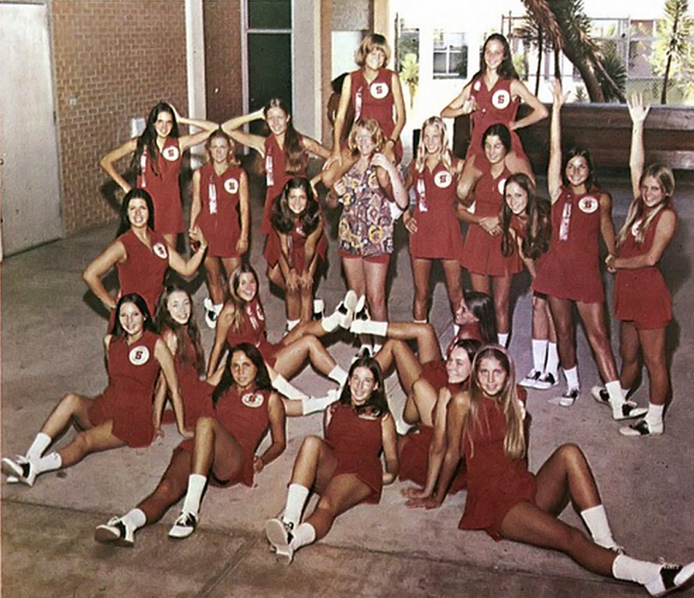 Retro Cheerleaders - Los Angeles Times