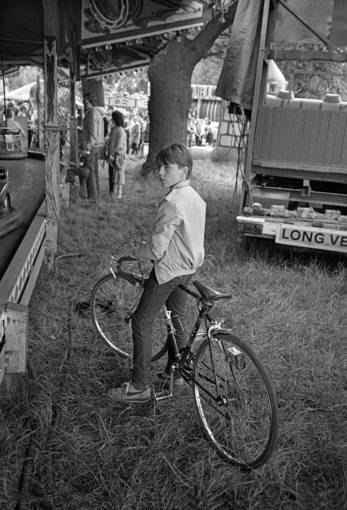 015 Funfair Richmond 1980s Boy On Racing Bike Rgc Flashbak