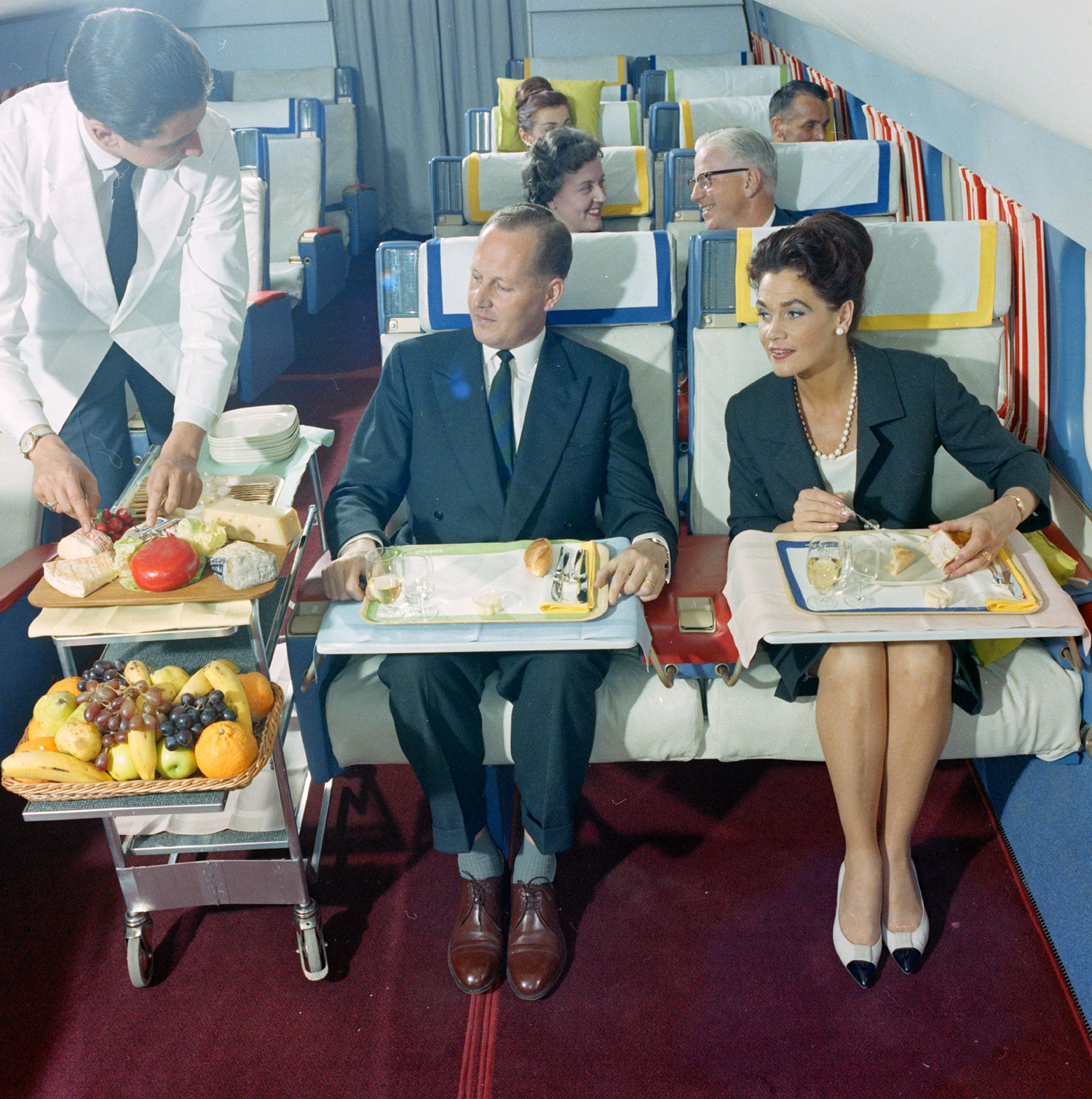 Living the Dream at 35,000 ft: Flying First Class in the 1960s - Flashbak