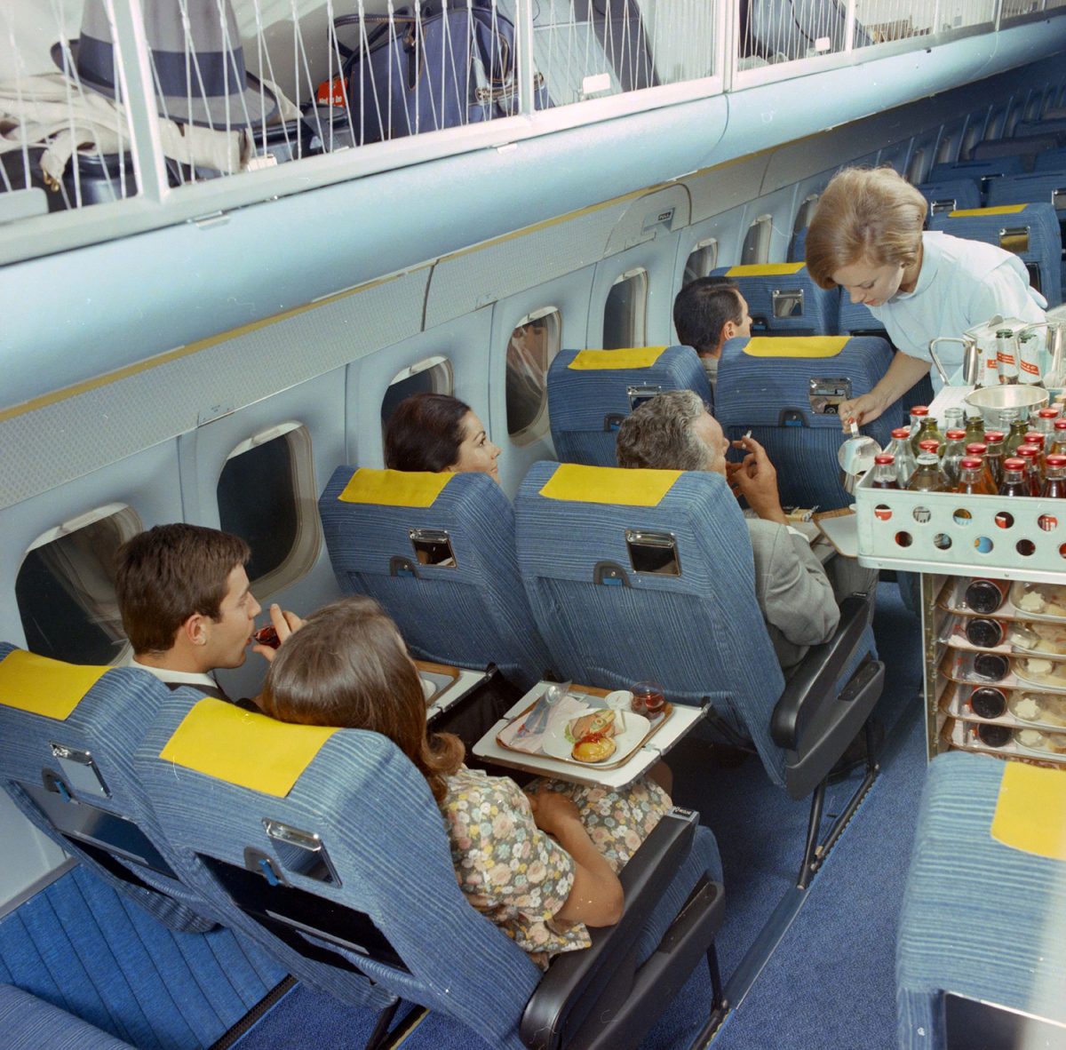 Living the Dream at 35,000 ft: Flying First Class in the 1960s - Flashbak