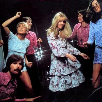 50 Random Pictures of People Dancing in the 1960s-1970s