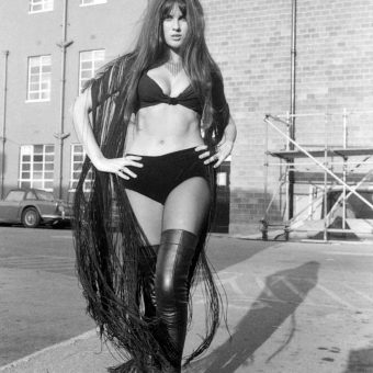 These Boots Were Made for Gawking: 45 Vintage Pics of Women in Boots