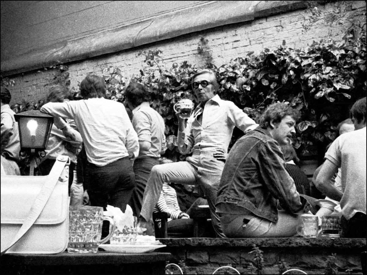 London in 1973, in All Its Grainy Black and White Glory - Flashbak