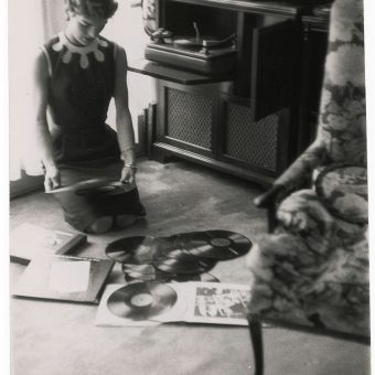 “JBK” – Jacqueline Bouvier Kennedy in Georgetown in 1954