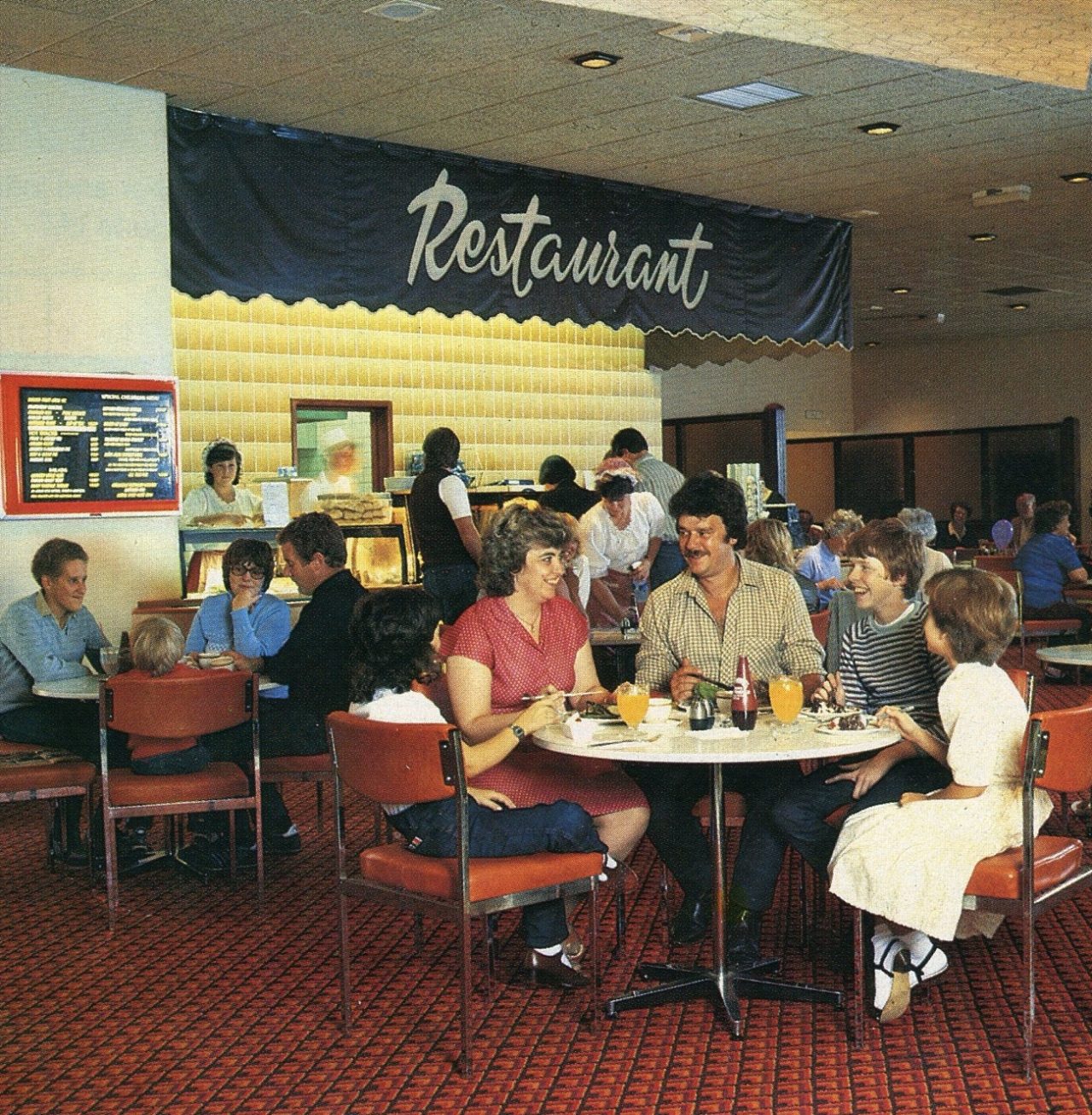 Wakey, Wakey! Pontins Holiday Camps in 1984 - Flashbak