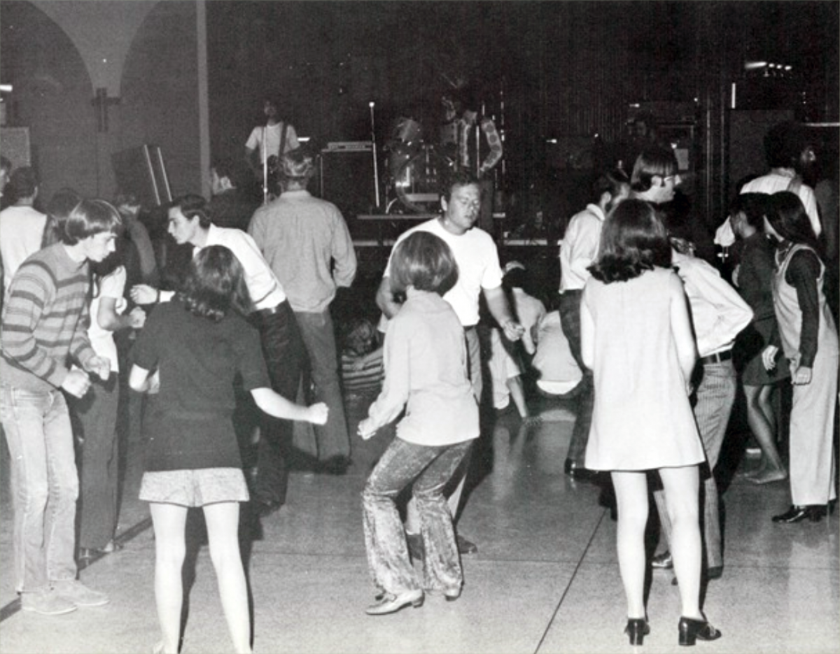 College Dance Days: 25 Photos from 1968-1971 - Flashbak