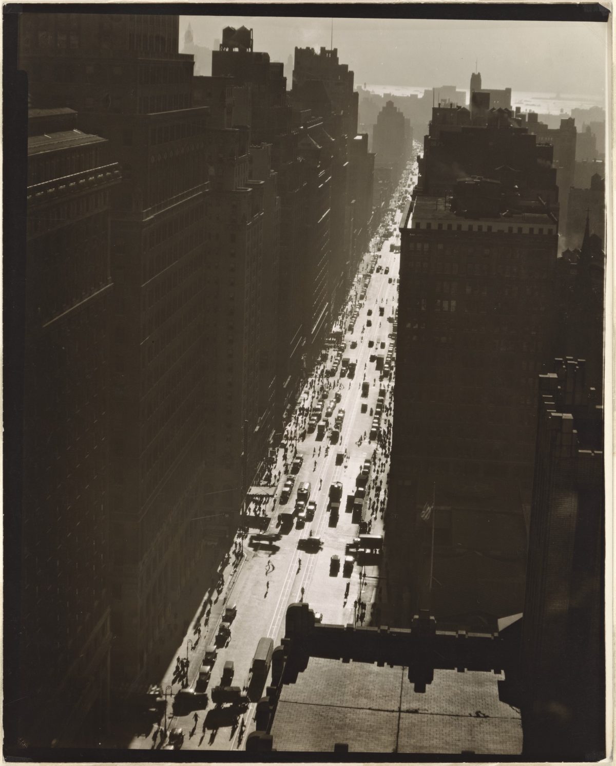 Remarkable Photos Of Manhattan By Berenice Abbott From 1935 Flashbak Remarkable Photos Of Manhattan By Berenice Abbott From 1935 Flashbak