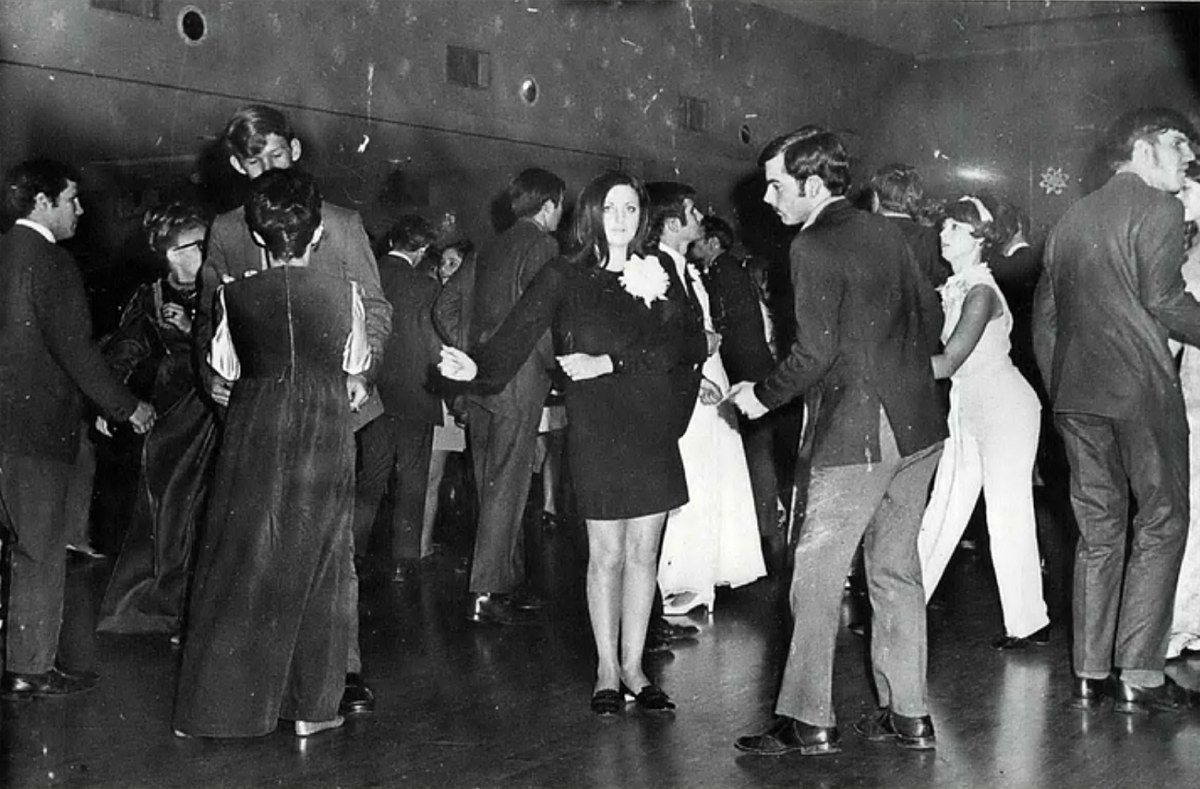 College Dance Days: 25 Photos from 1968-1971 - Flashbak