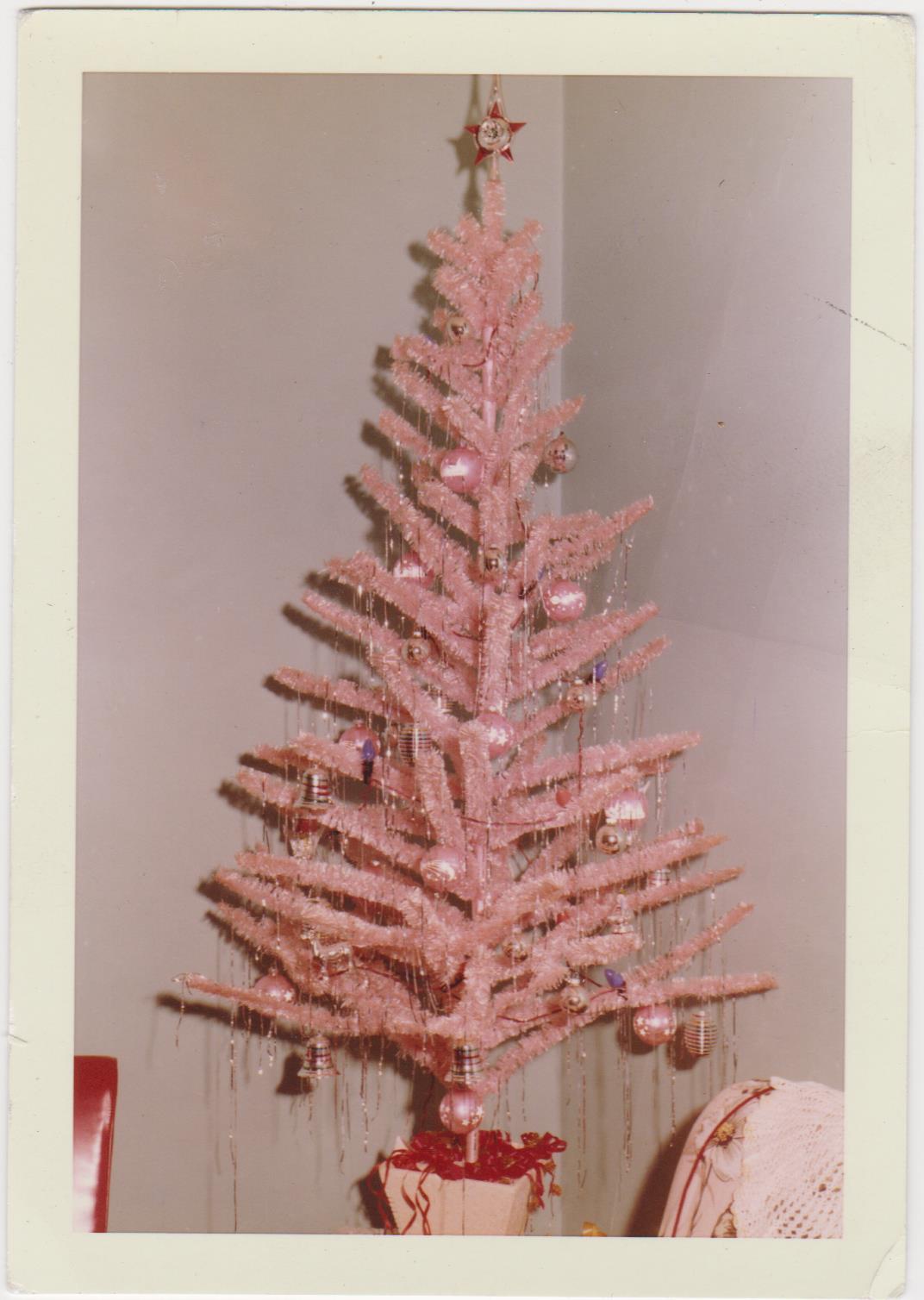 christmaspink vintagecolormillennialsfashion