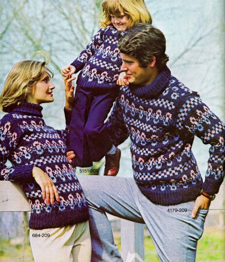 vintage-sweater-family-5-768x895.jpg