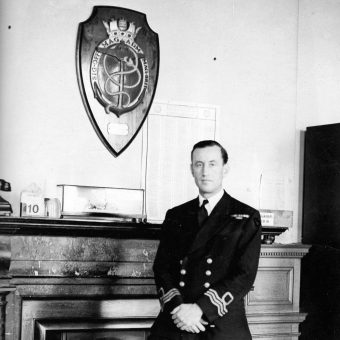 5. Ian Fleming in Room 39 at the Admiralty during WW2 - Flashbak