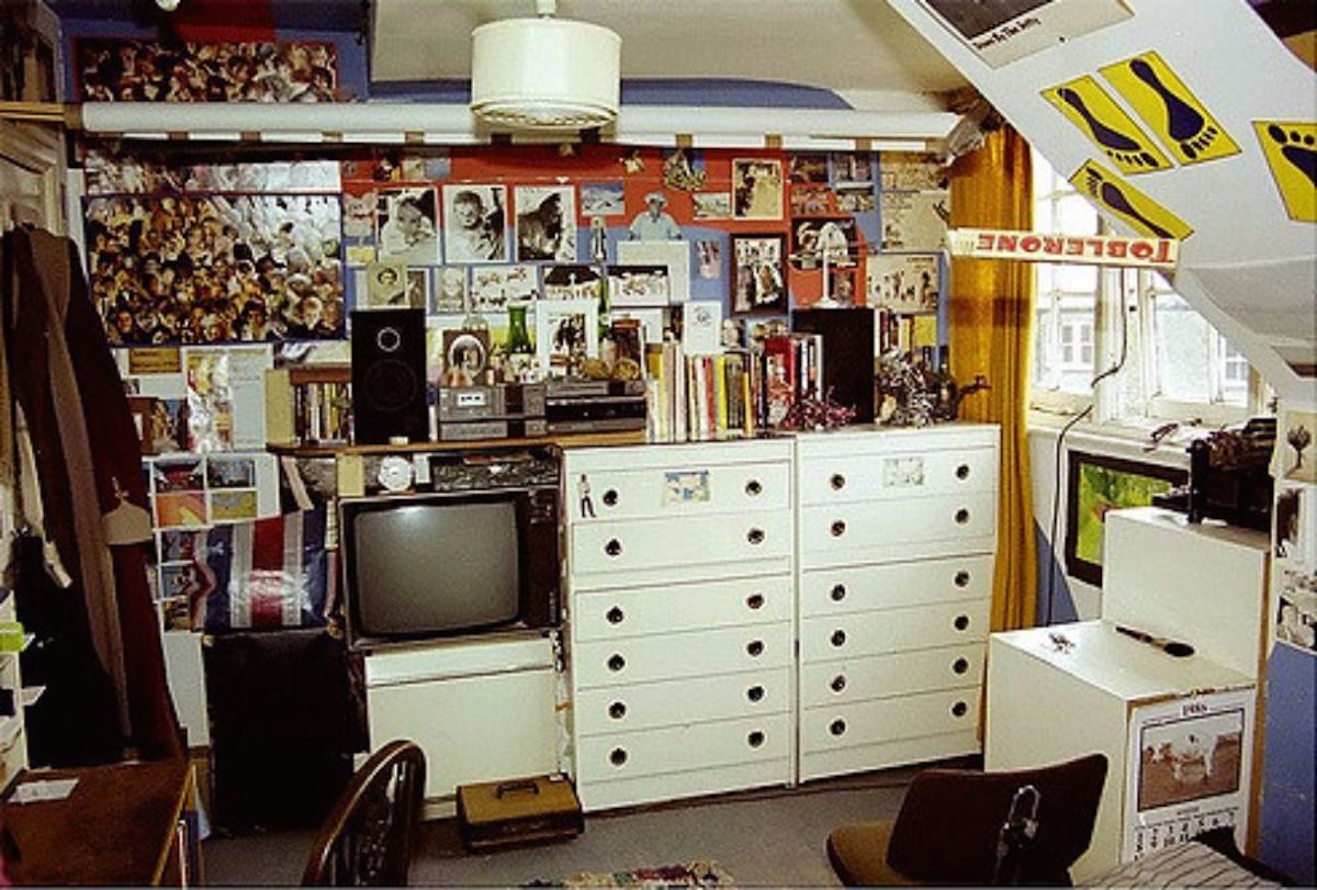 teenagers 1980s bedroom walls