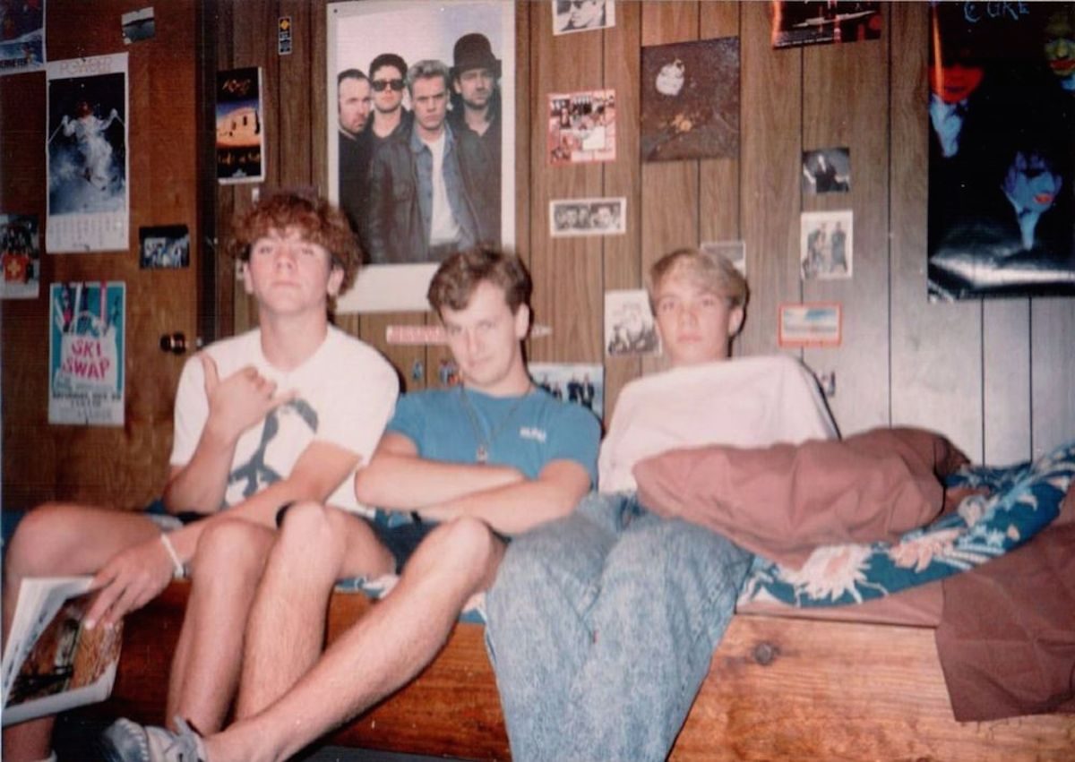 teenagers 1980s bedroom walls