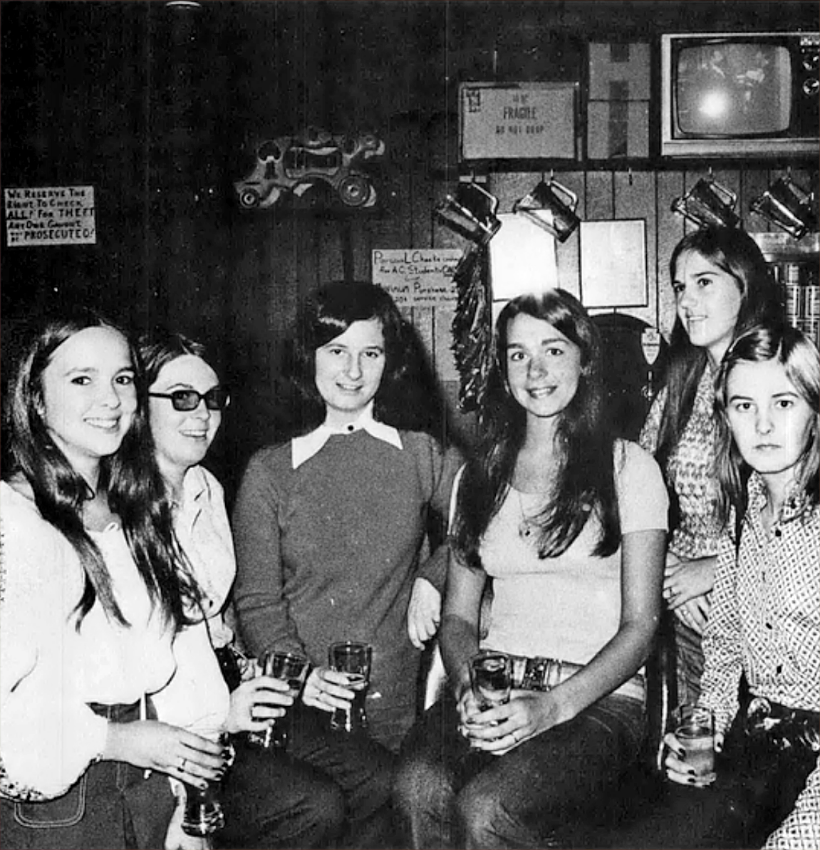 25 Found-Photos Of Youthful Partying, Drinking And Other Tomfoolery In The  1970s Flashbak