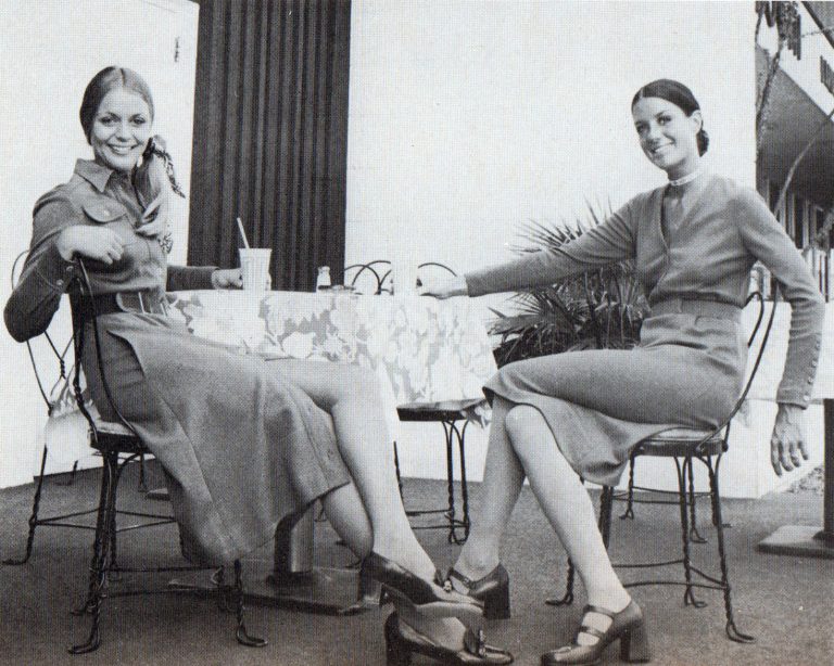 Two at a Table: Vintage Photos of Couples Having a Meal - Flashbak