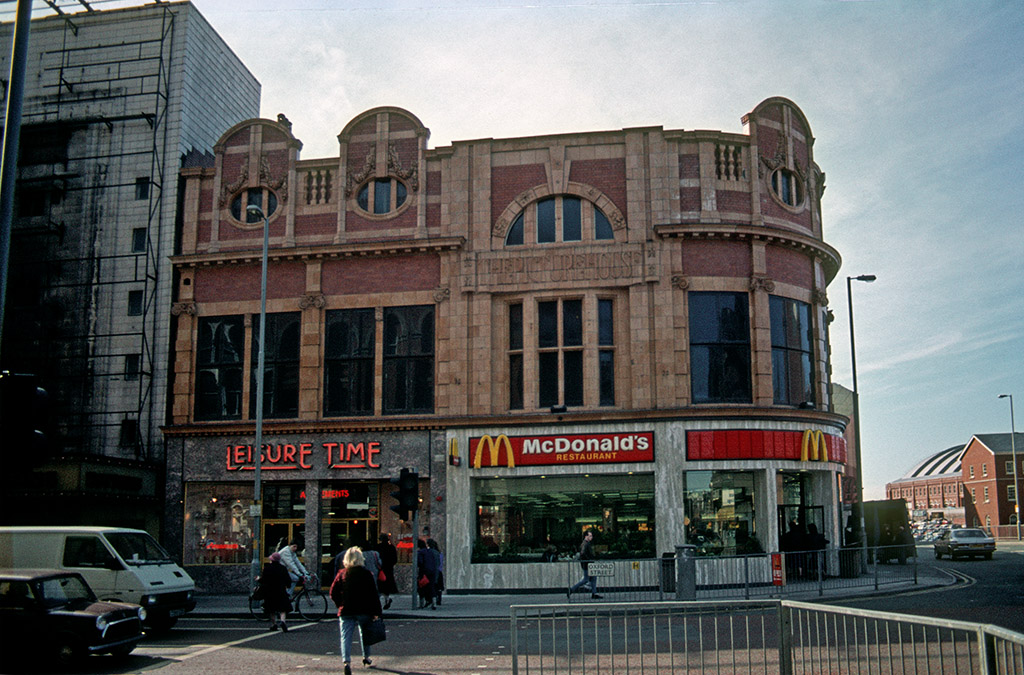 The former Picture House cinema on Oxford Street in 1987