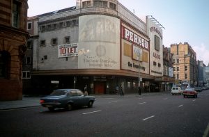 26 Snapshots Of Manchester In The 1980s - Flashbak