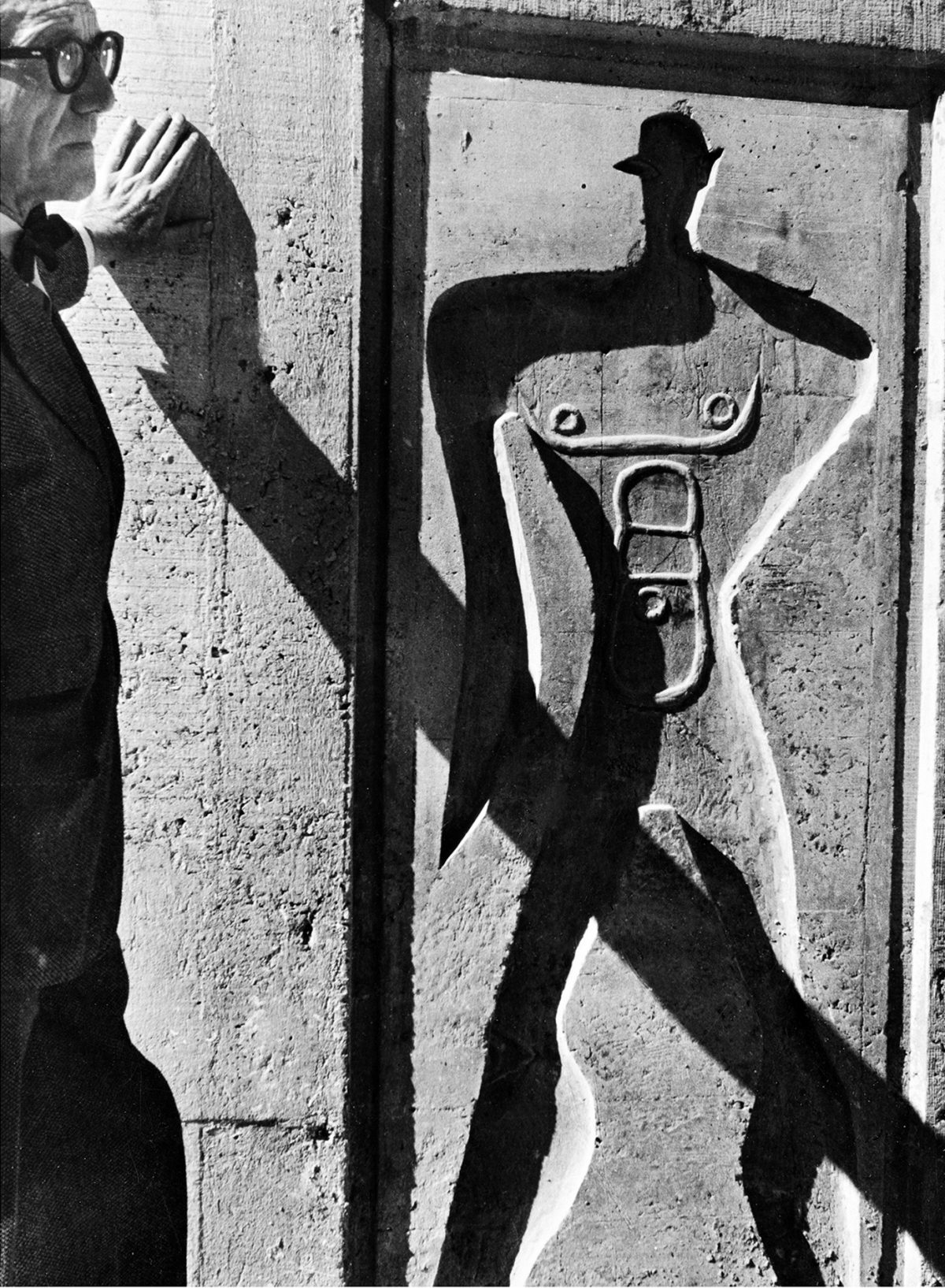 Le Corbusier et le Modulor à l’unité d’habitation, Marseille, France 1952 Lucien Hervé