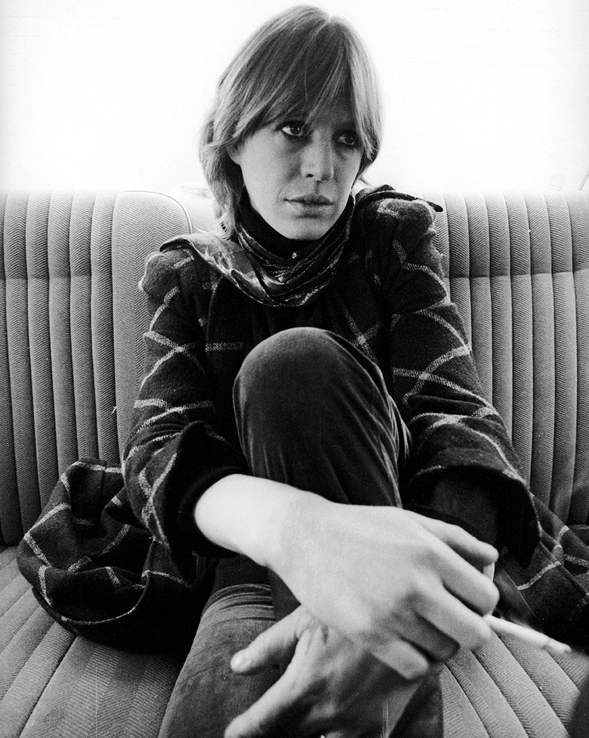 Never apologize, never explain!" Pictures of Marianne Faithfull ...