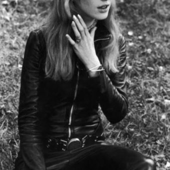 Marianne Faithfull on the set of “Girl on a Motorcycle”, 1968 - Flashbak