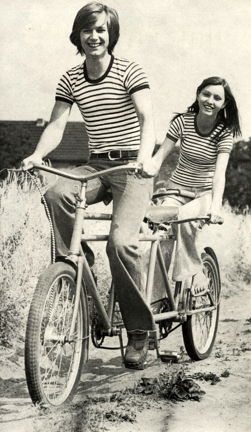 couples on bikes