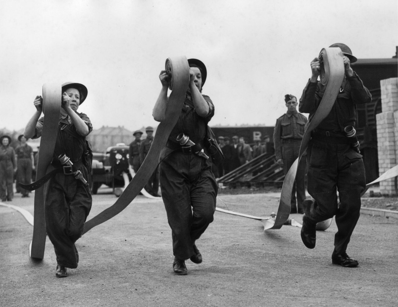 Extraordinary Photos Of Women Fire Fighters In Britain During Ww2 Flashbak