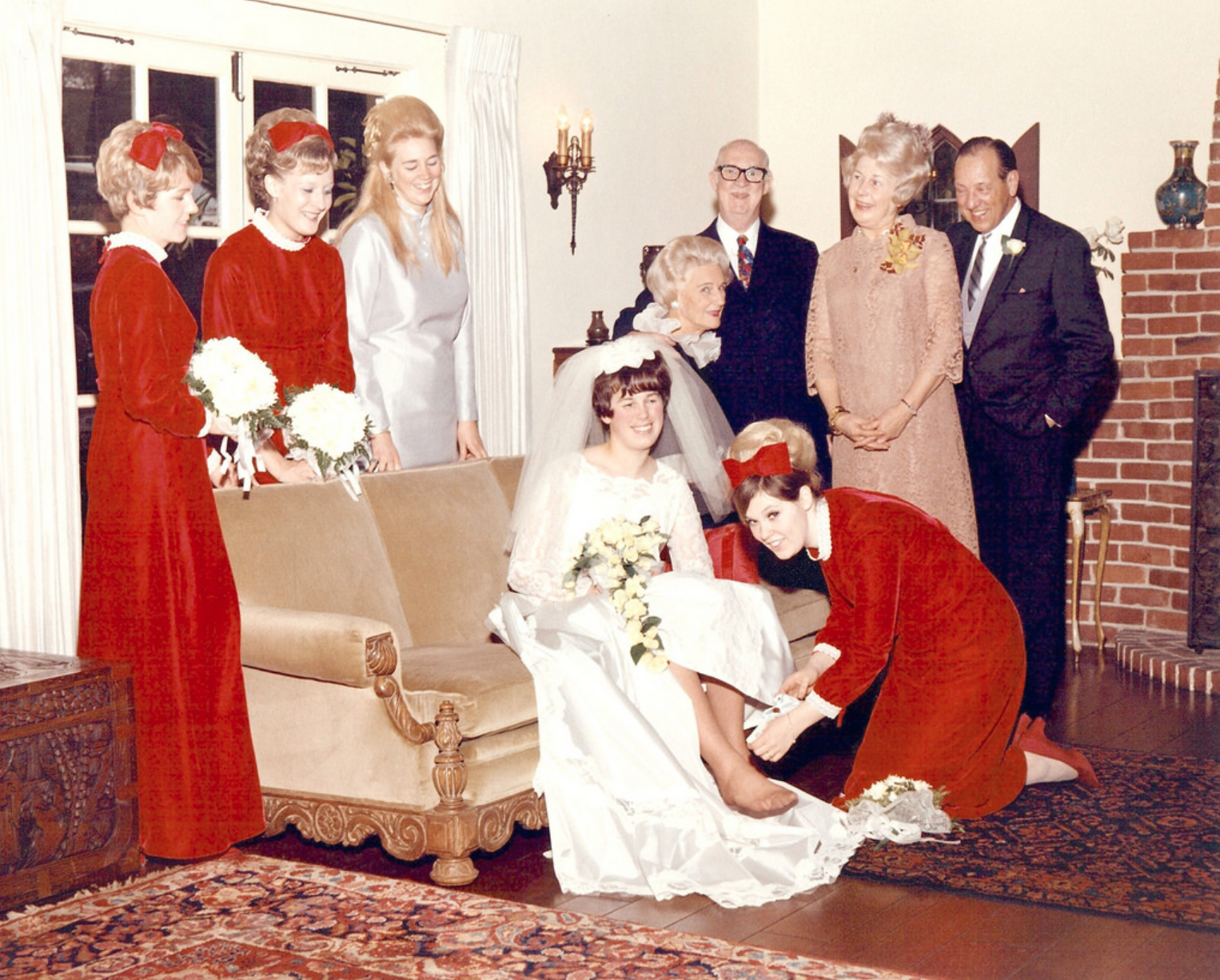 The Garter Toss: Vintage Photographs of a Wedding Tradition - Flashbak