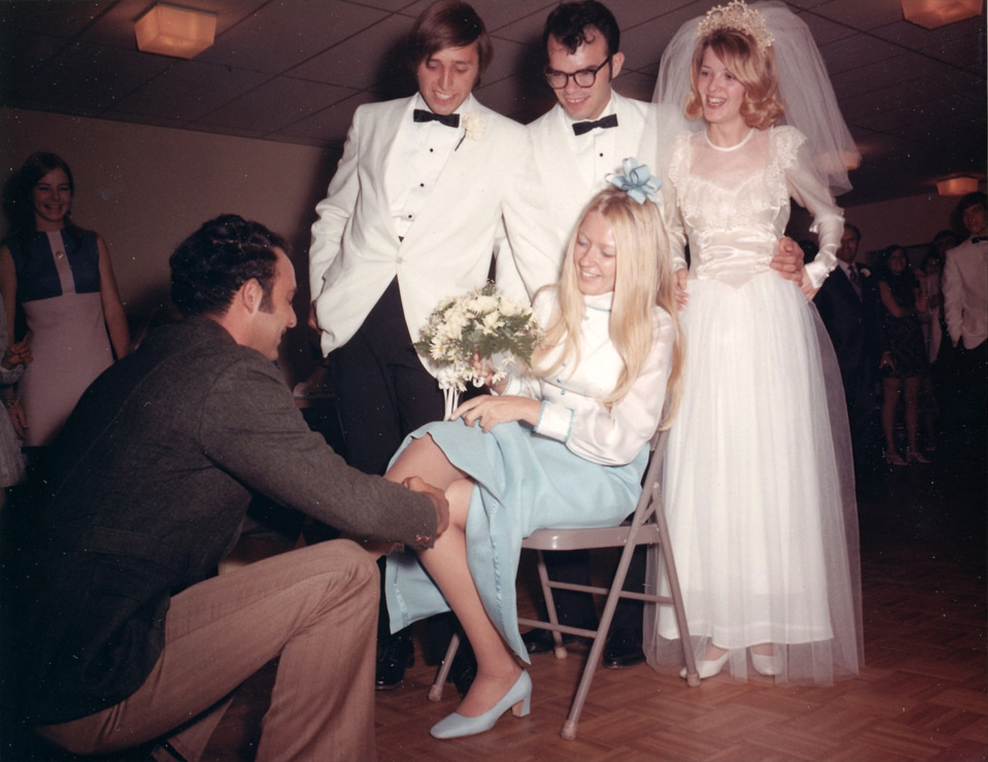 The Garter Toss: Vintage Photographs of a Wedding Tradition - Flashbak