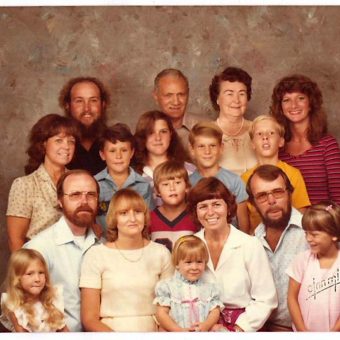 10-awkward family photograph (1) - Flashbak