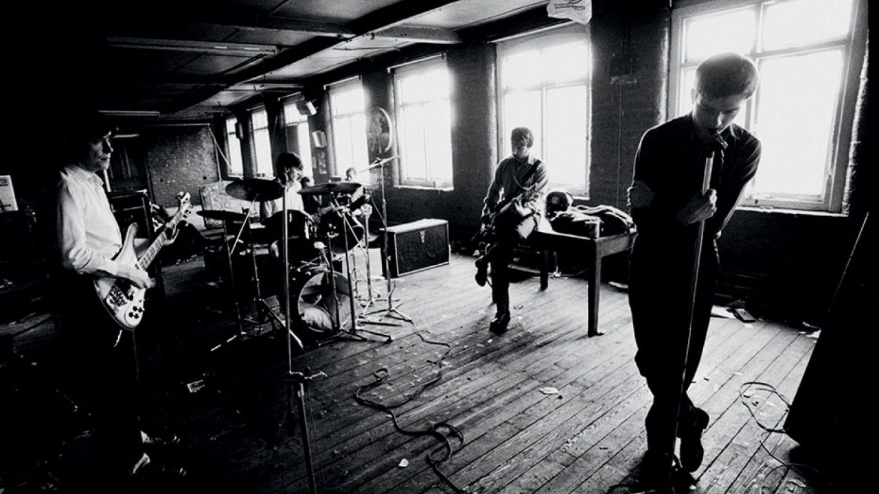 Kevin Cummins' Iconic Photos of Joy Division and New Order - Flashbak