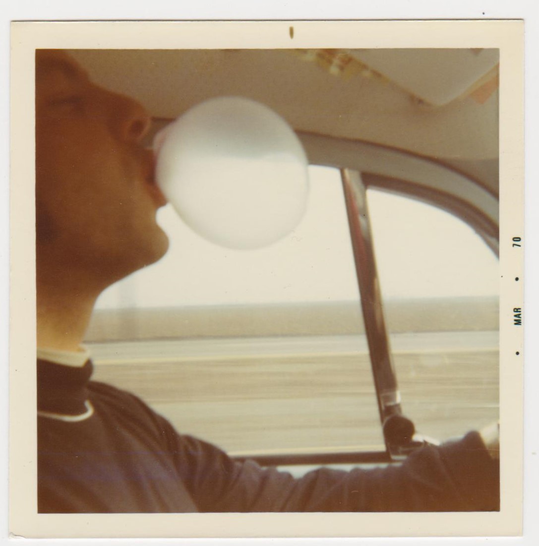 The Joy Of Chewing Gum And Blowing Bubbles 16 Brilliant Snapshots Flashbak