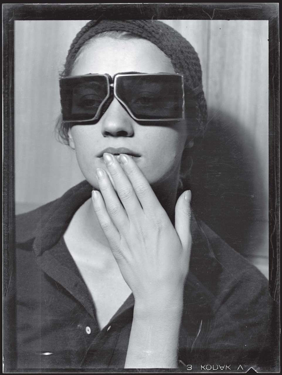 The Extraordinary Lee Miller: Fashion Model, Surrealist Muse, Photographer  & War Correspondent - Flashbak